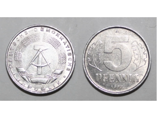 Moneda de 5 Pfennig de la República Democratica de Alemania del año 1975.