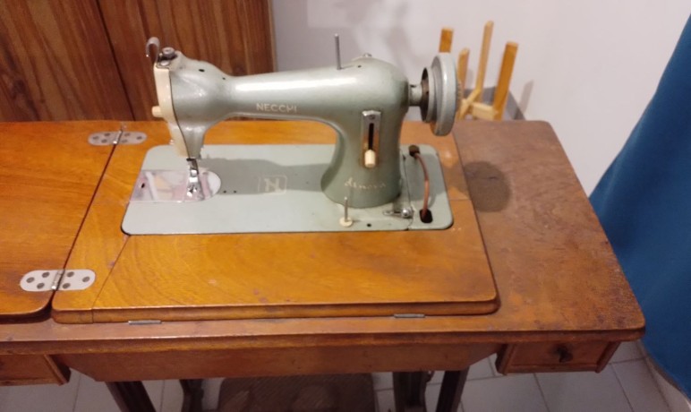 mueble-base-hierro-maquina-de-coser-antigua-big-2