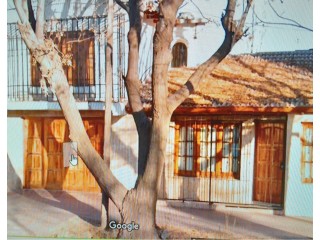 Vendo casa de tres dormitorios dos baños, patio y cochera en Avenida San Martín, barrio San Miguel de Las Heras