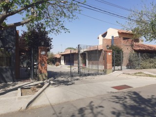 Casa en barrio cerrado en Dorrego sobre calle Zapiola