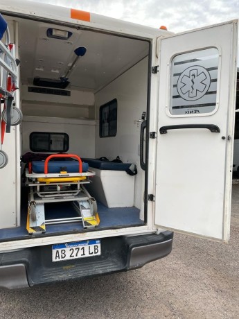ambulancias-servicios-medicos-enfermeria-big-2