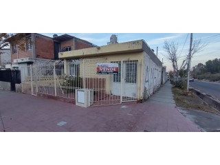 ZEBALLOS Ofrece en VENTA, Casa más departamento esquina en Barrio Infanta de Las Heras (No Apta Crédito)