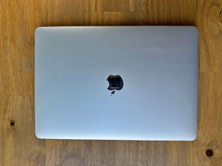 VENDO MacBook Air M1 13" USD$ 900
