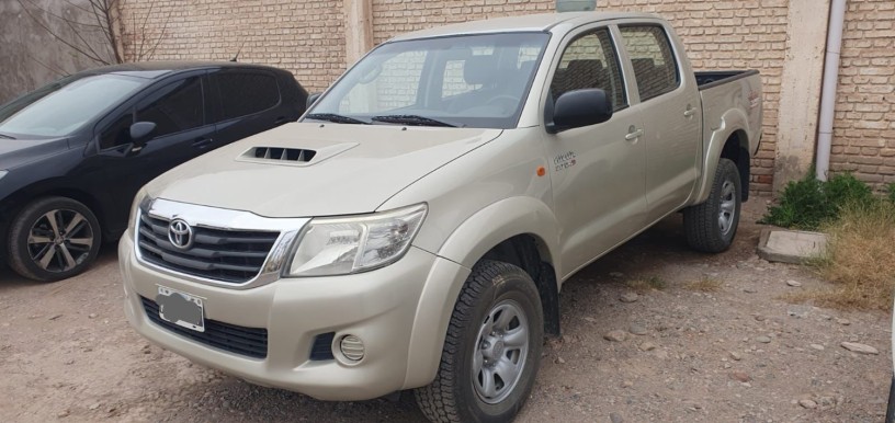 toyota-hilux-4x4-big-1