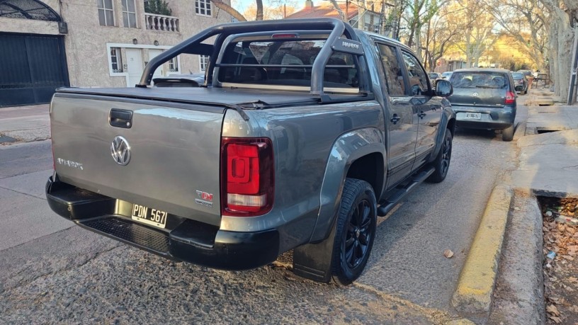 volkswagen-amarok-dark-label-4x4-at-big-3