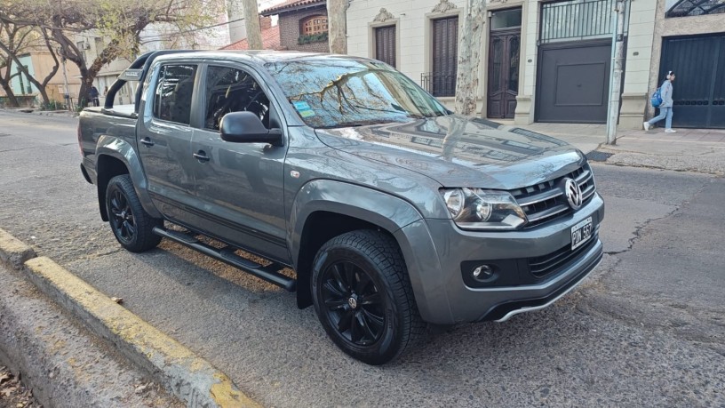 volkswagen-amarok-dark-label-4x4-at-big-0