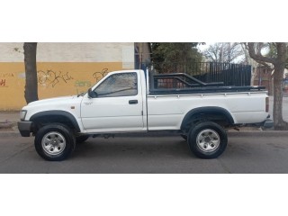 TOYOTA HILUX 2003