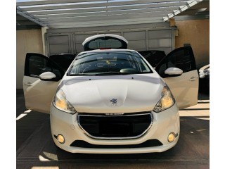 Vendo Peugeot 208 Allure touchscreen 2014