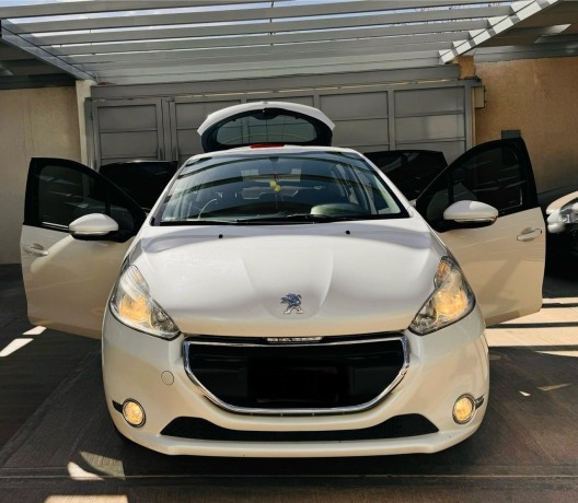 vendo-peugeot-208-allure-touchscreen-2014-big-0