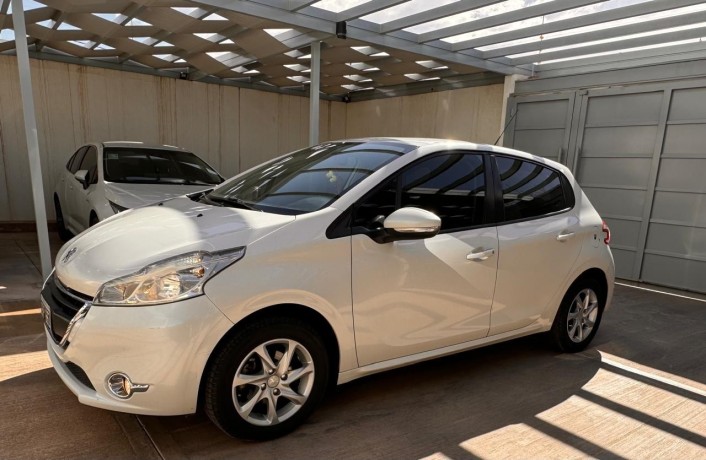 vendo-peugeot-208-allure-touchscreen-2014-big-2