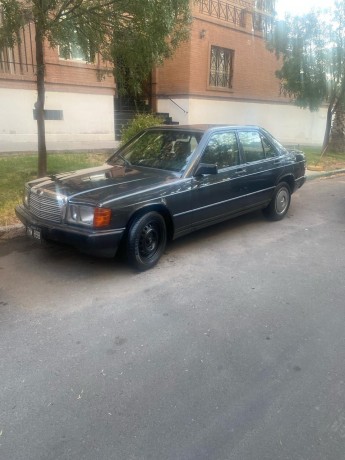 mercedez-benz-190e-big-2