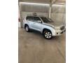 toyota-land-cruiser-prado-small-1