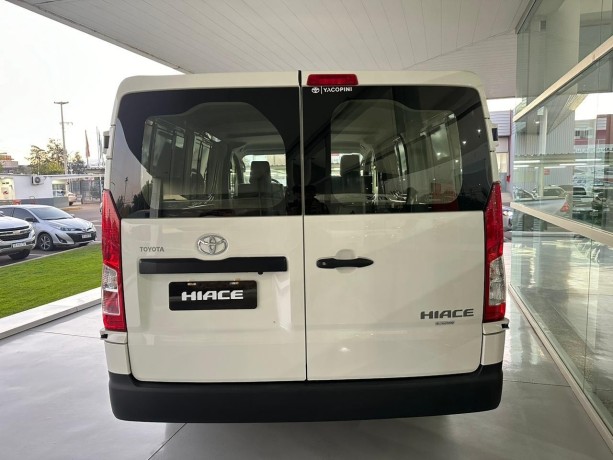 toyota-hiace-28-furgon-l1h1-l23-big-3