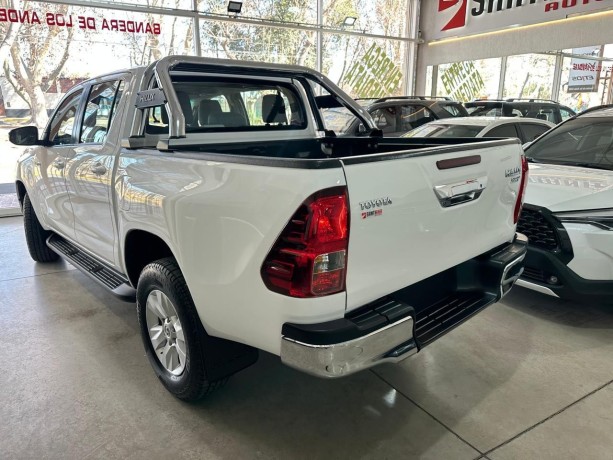 toyota-hilux-l16-28-cd-4x2-tdi-srv-pack-177cv-big-2