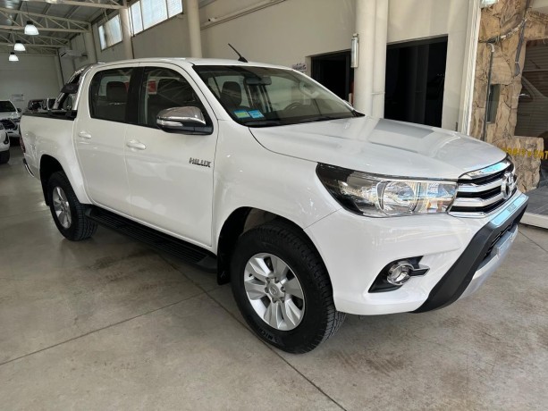 toyota-hilux-l16-28-cd-4x2-tdi-srv-pack-177cv-big-1