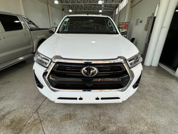 toyota-hilux-l21-28-cd-4x4-tdi-srx-at6-204cv-big-1