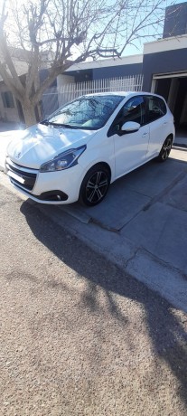 peugeot-208-16-active-big-0