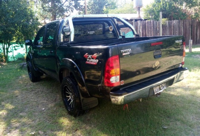 toyota-hilux-4x4-sr-ano-2009-doble-cabina-big-3