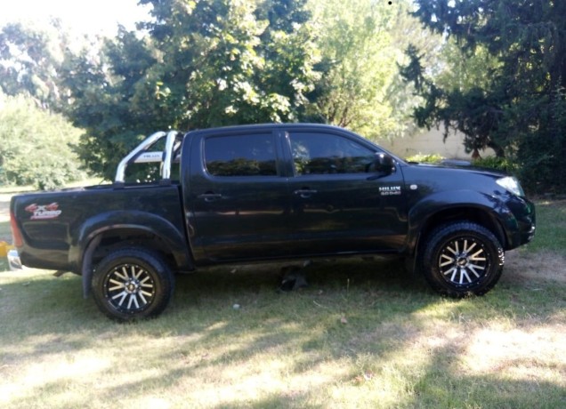 toyota-hilux-4x4-sr-ano-2009-doble-cabina-big-2