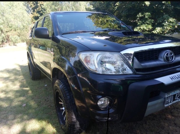 toyota-hilux-4x4-sr-ano-2009-doble-cabina-big-0