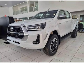 TOYOTA HILUX SRX 2.8TDI 204 cv 4X4 AT 0.KM