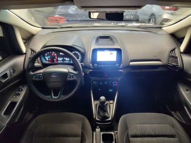 ford-ecosport-se-15l-mt-2018-big-13