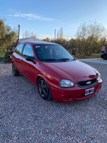 chevrolet-corsa-14-ls-2011-big-2