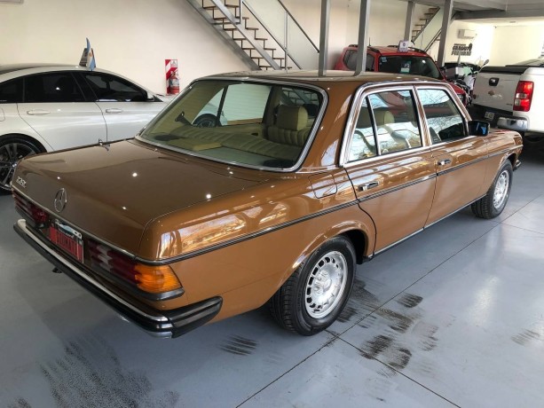 mercedes-230-1980-big-0