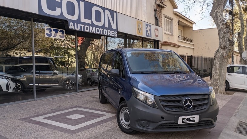 mercedes-benz-vito-111-cdi-furgon-mixto-aa-big-1