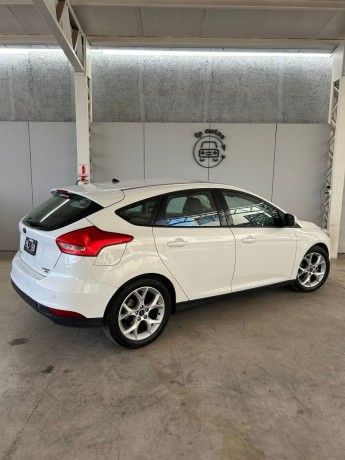 ford-focus-iii-20-5ptas-se-plus-at-l13-big-3