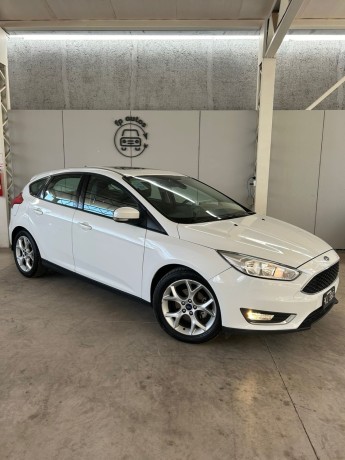 ford-focus-iii-20-5ptas-se-plus-at-l13-big-2