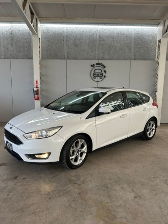 ford-focus-iii-20-5ptas-se-plus-at-l13-big-0