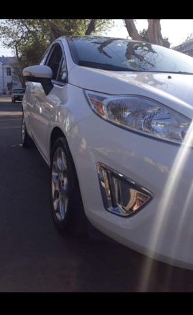 ford-fiesta-kd-titanium-2013-big-0