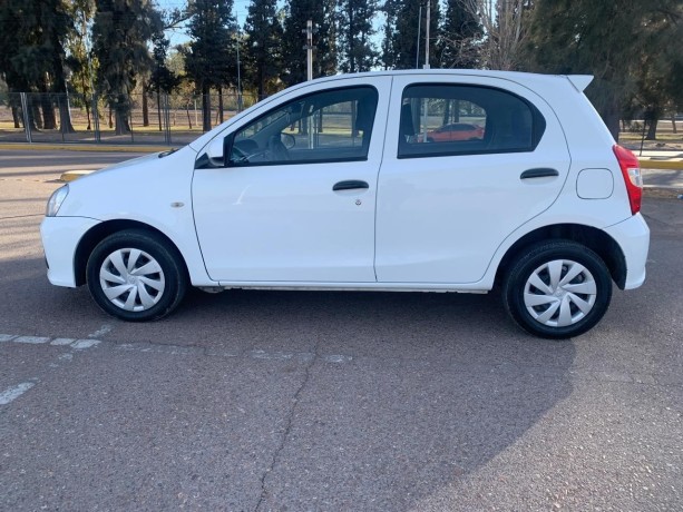 toyota-etios-ano-2019-big-1