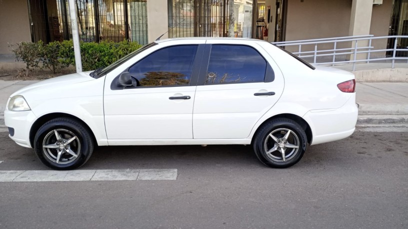 fiat-siena-14-el-f4-2013-big-1