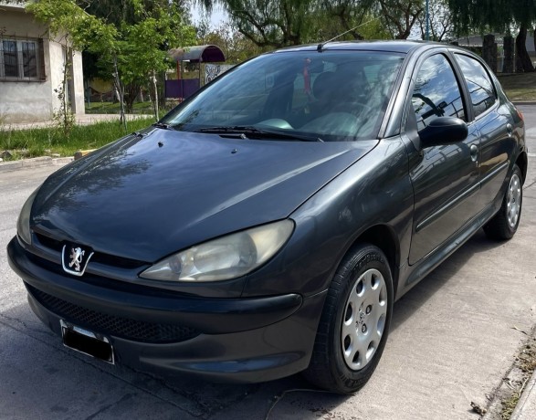 peugeot-206-mod-2011-big-0