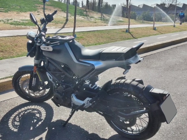 husqvarna-svartpilen-401-2020nafta-big-2