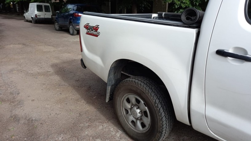 vendo-toyota-hilux-4x4-dx-pack-2010-big-4