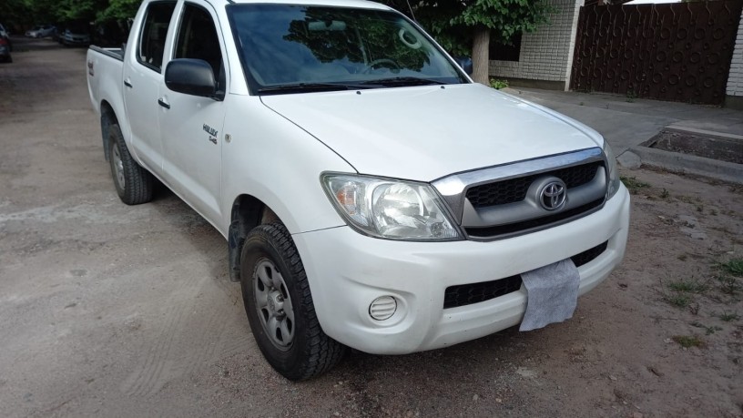 vendo-toyota-hilux-4x4-dx-pack-2010-big-0