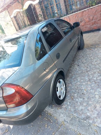 chevrolet-corsa-ii-2003-big-1