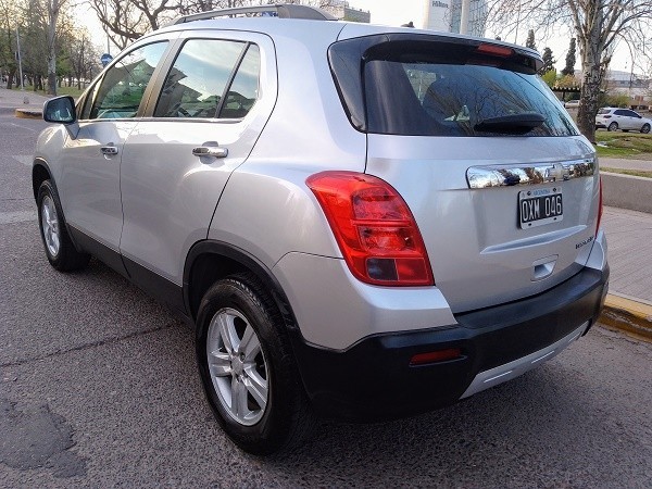 chevrolet-tracker-ltz-2015-impecable-permuto-financio-big-5