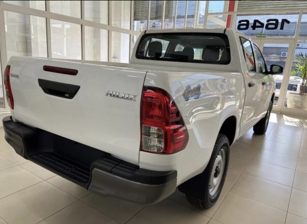 toyota-hilux-dx-24d-dc-4x4-0km-big-1