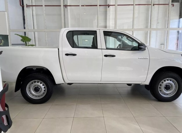 toyota-hilux-dx-24d-dc-4x4-0km-big-3