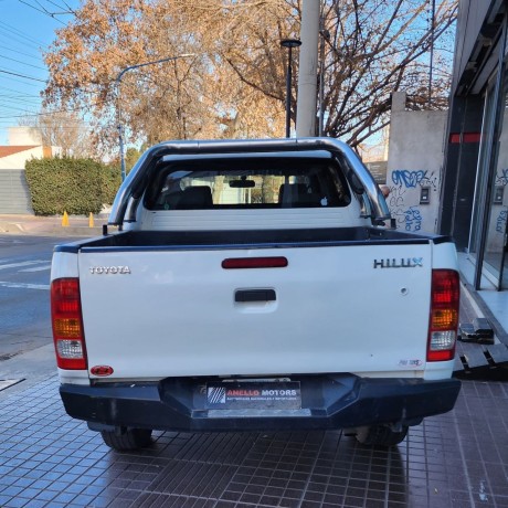 toyota-hilux-4x4-big-1