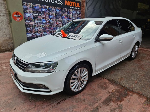 volkswagen-vento-bm-tech-14-tsi-at-2017-big-0