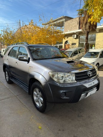 toyota-rav-hilux-sw4-srv-big-0