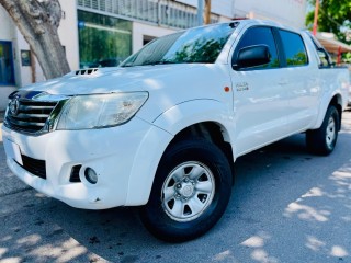 TOYOTA HILUX SR 3.0D 4X2 MT D/C 2015