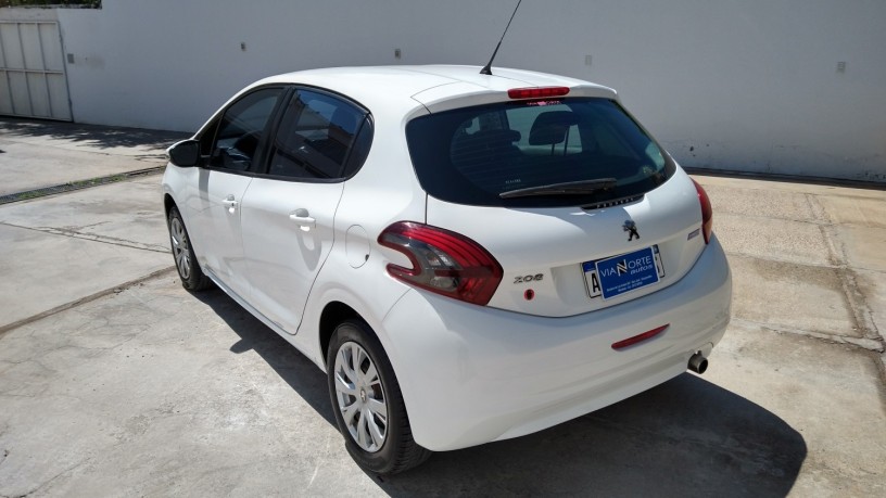 peugeot-208-active-16-big-7