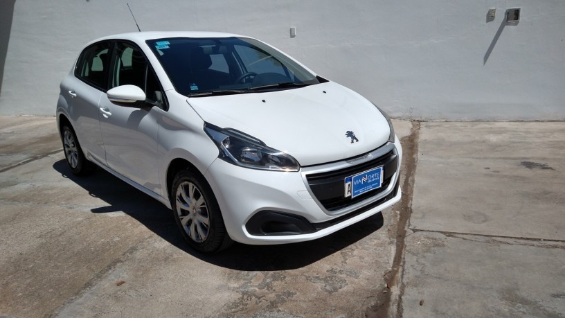 peugeot-208-active-16-big-0