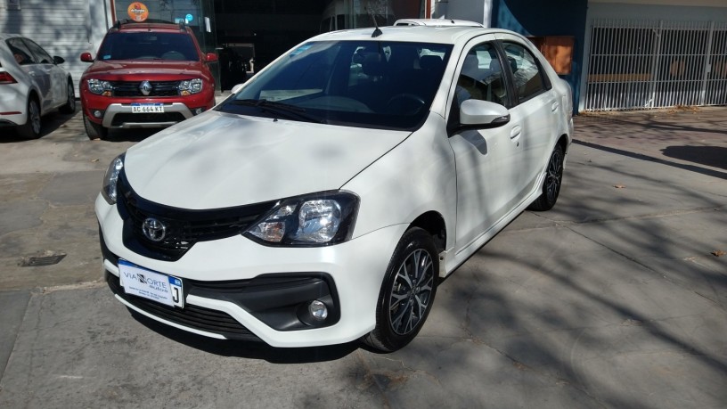 toyota-etios-xls-4-at-2019-big-2